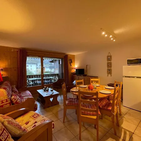 52m², Terrasse, Parking, Coeur De Samoens, & Commerces Proches - Fr-1-624-19 *