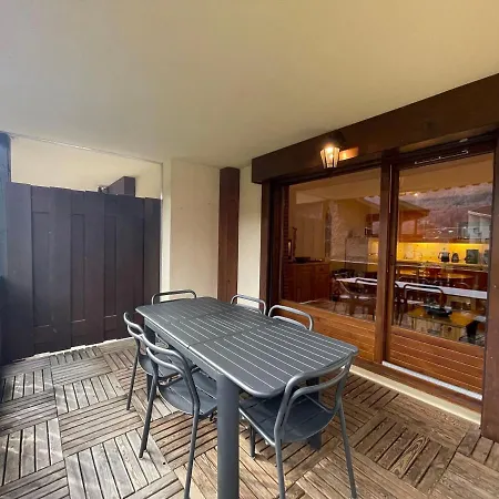 Apartment 52m², Terrasse, Parking, Coeur De Samoens, & Commerces Proches - Fr-1-624-19 Samoens