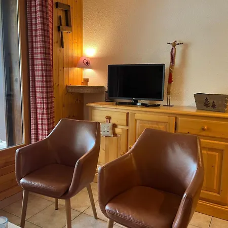 52m², Terrasse, Parking, Coeur De Samoens, & Commerces Proches - Fr-1-624-19 *