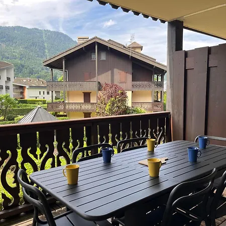 52m², Terrasse, Parking, Coeur De Samoens, & Commerces Proches - Fr-1-624-19 Apartment